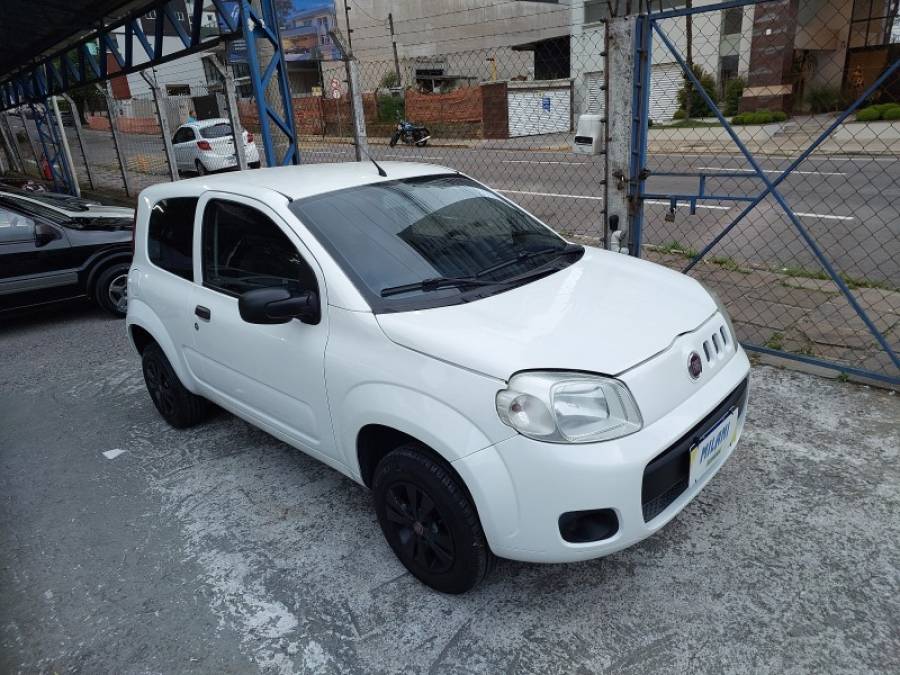 FIAT - UNO - 2014/2014 - Branca - R$ 27.500,00
