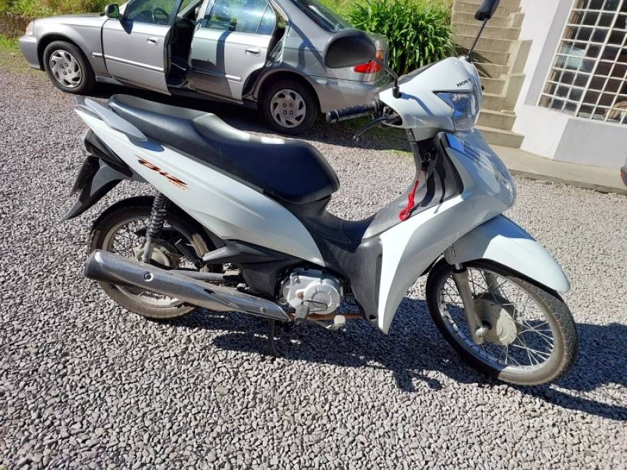 HONDA - BIZ 110I - 2018/2018 - Branca - R$ 12.500,00
