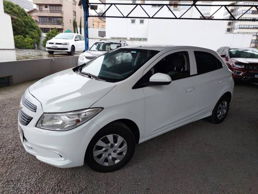 CHEVROLET - ONIX - 2015/2016 - Branca - R$ 47.900,00