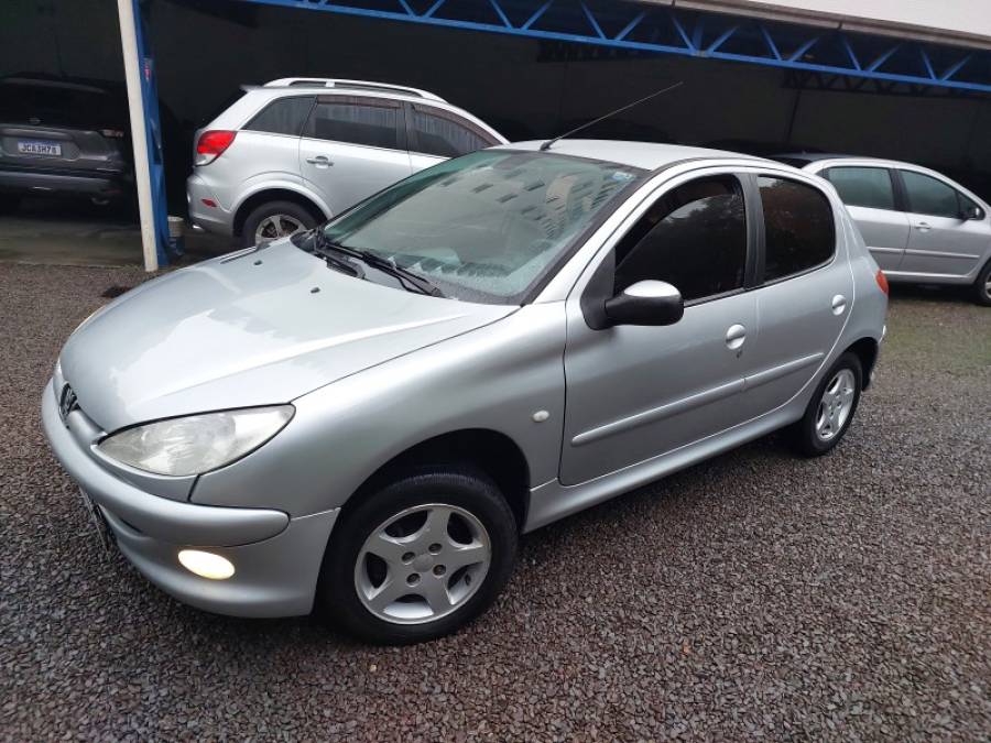 PEUGEOT - 206 - 2004/2004 - Prata - R$ 15.500,00